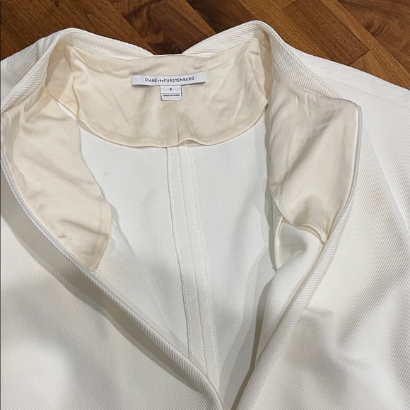 DVF Silk White Dress - Picture 3 of 8